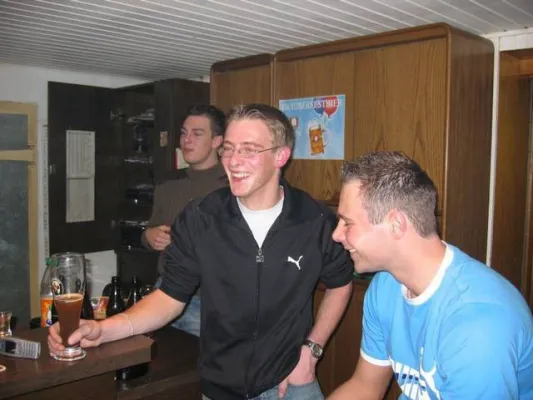 2004 - Feier 2. Mannschaft Dez.